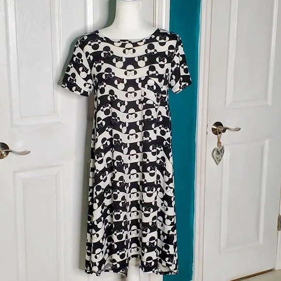 minnie mouse black and white dress Minnie Mouse gets a makeover in Alice + Olivia dress